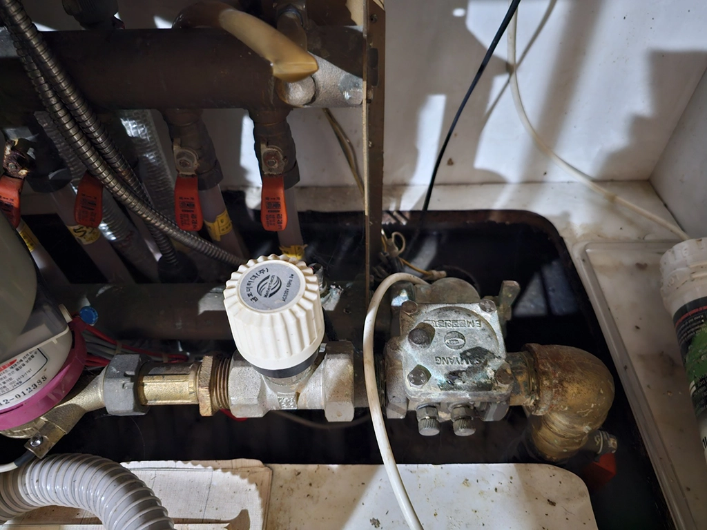 주름호스 기름슬러지 + 배관 내벽